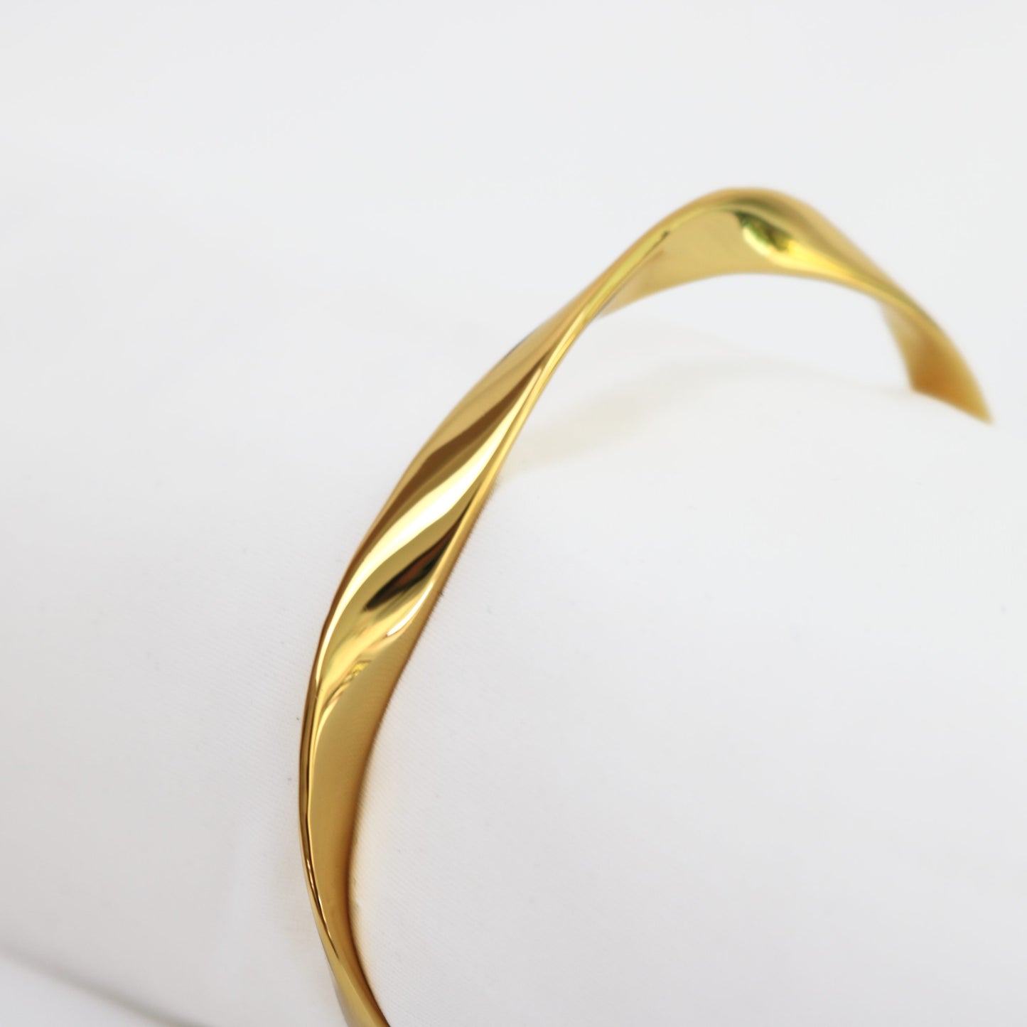 Lotus Bangle - Gold