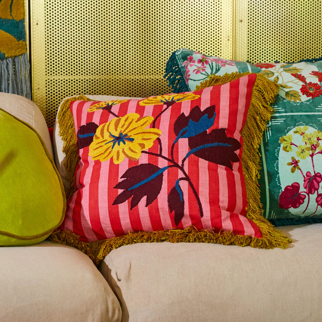 Annette Embodied Cushion - Cosmo Pink