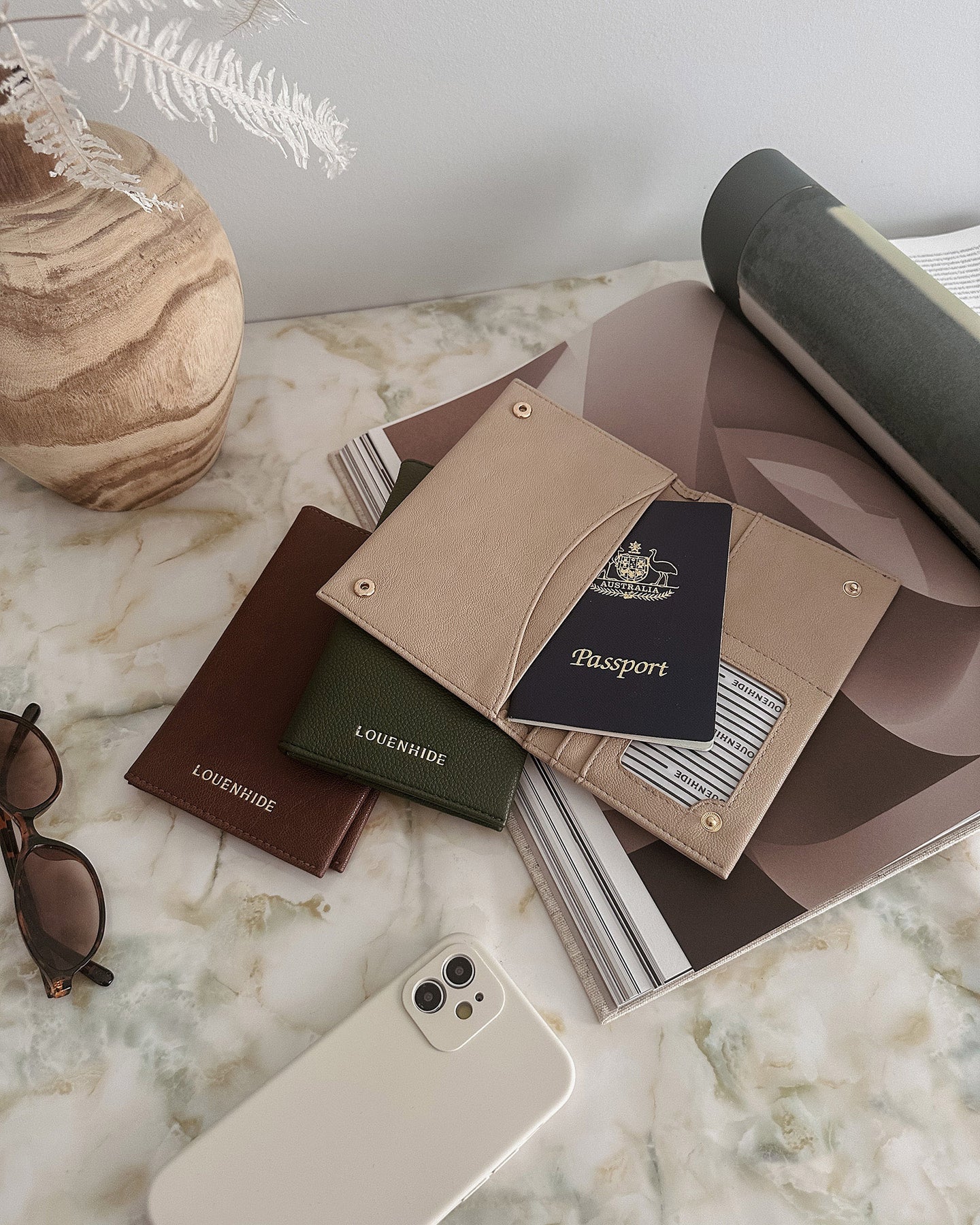 LOUENHIDE | Venice Passport Holder