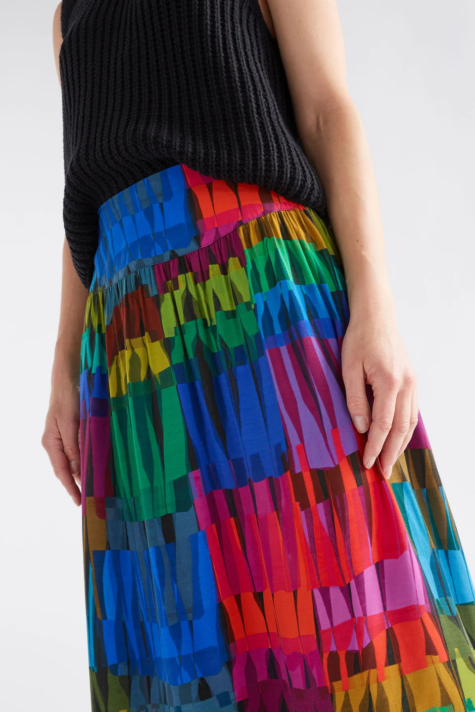 Lind Dark Print | Reva Skirt