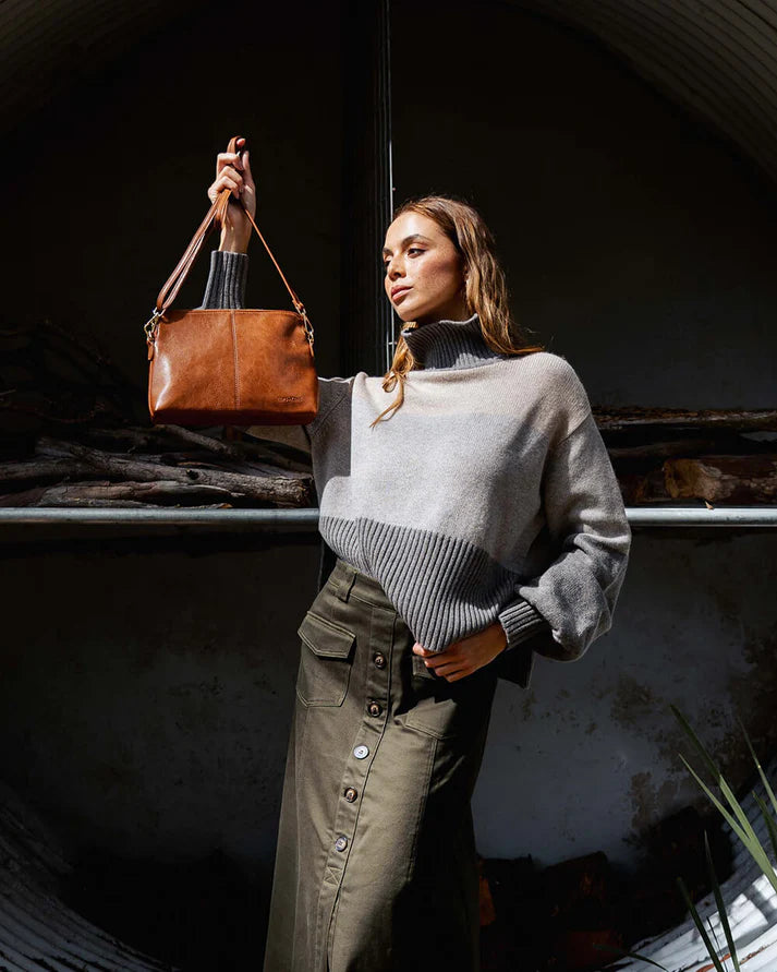 Elms & KIng Burbank Crossbody Large - Tan pebble