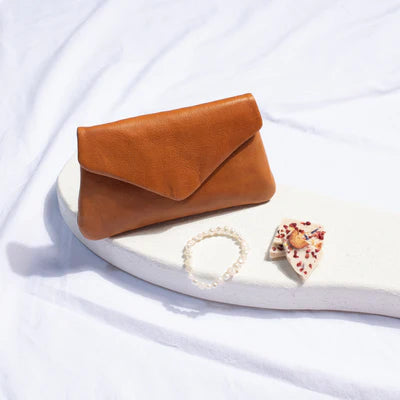 Riley Clutch - Tan