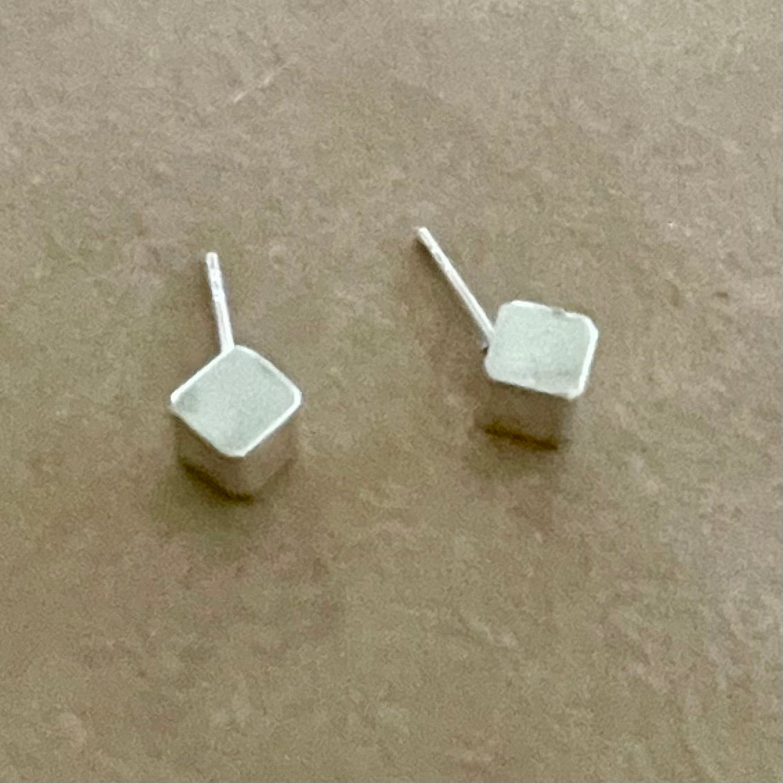 Cube Stud