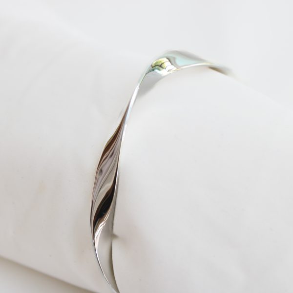 Lotus bangle