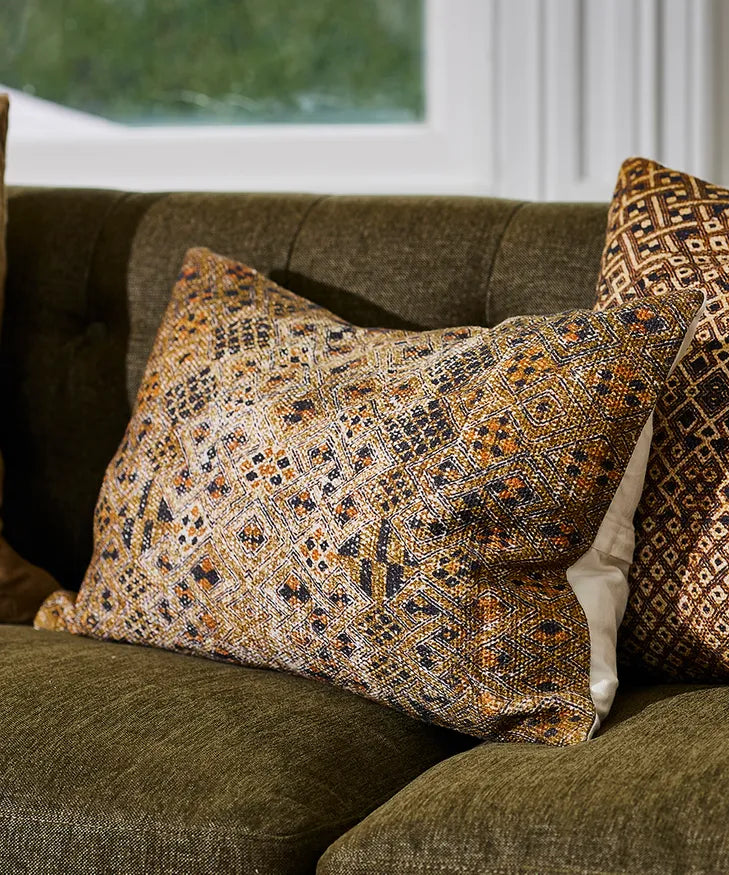 Diamond Mono Rectangle Cushion