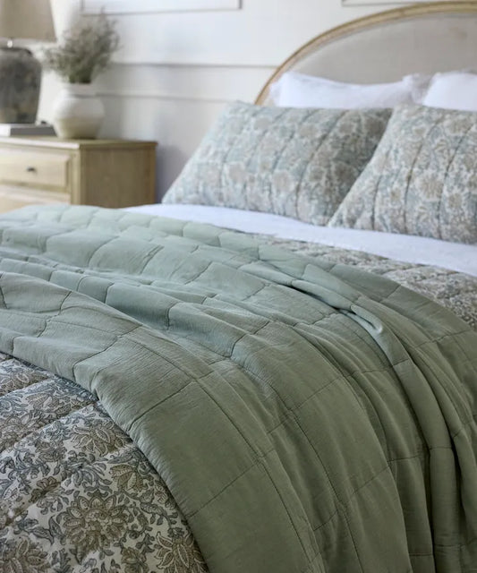 Freya Quilt Sage - Large